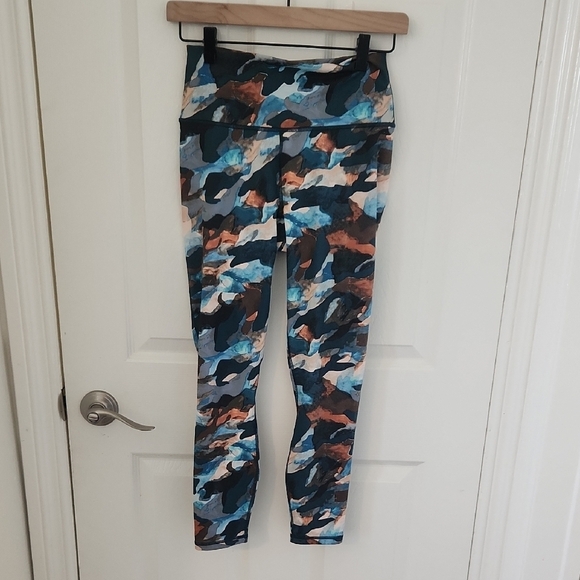 Fabletics Define PowerHold® High-Waisted 7/8 Legging Small - Picture 2 of 11